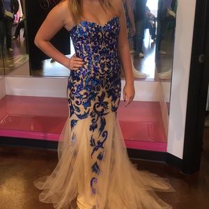 Sherri Hill Size 6, bought for $700 asking $200